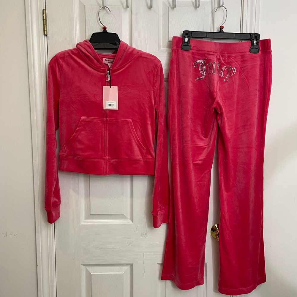 Juicy Couture Velour Tracksuit Set – Watermelon Red – Size M – NWT - Picture 5 of 8